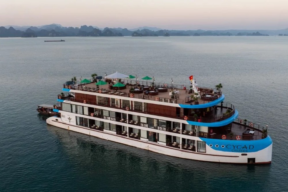 Cycad Cruise Halong Bay – Bai Tu Long Bay – Vietnam City Breaks
